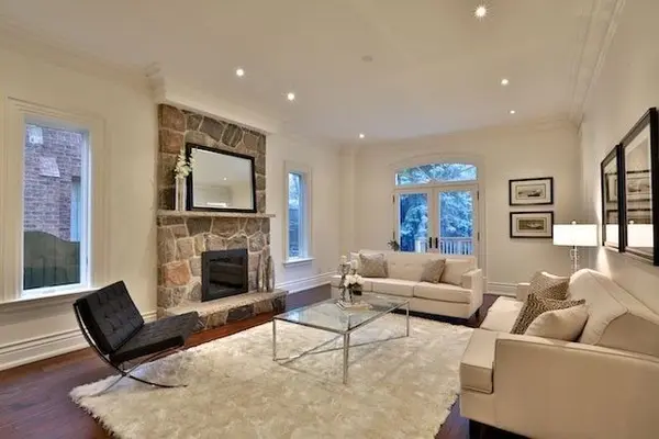 Toronto C12, ON M2L 1H4,11 York RD