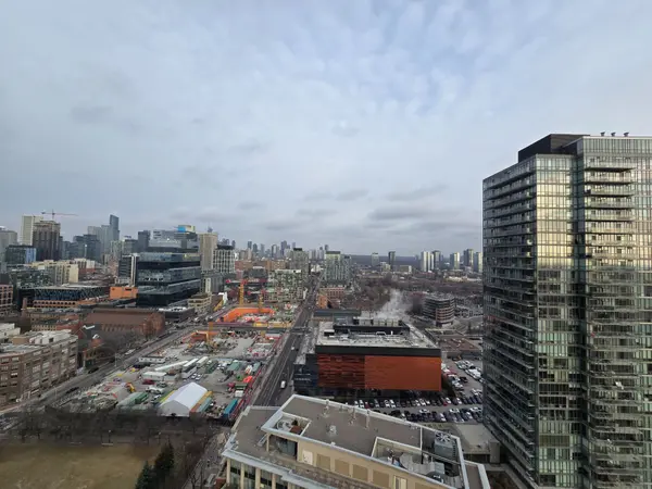 35 Parliament ST #2410, Toronto C08, ON M5A 0Z5