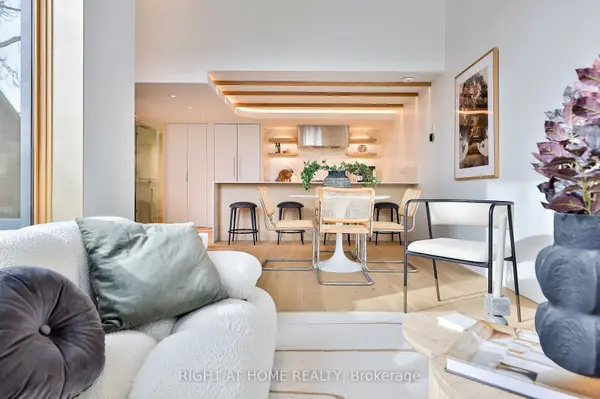 Toronto C01, ON M5S 2M6,225 Brunswick AVE #PH 2