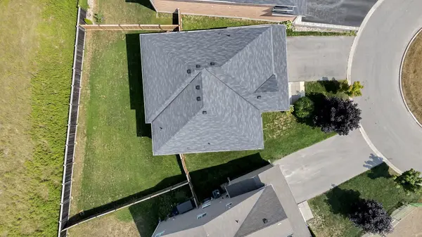 Oshawa, ON L1K 0V3,2051 HUNKING CT