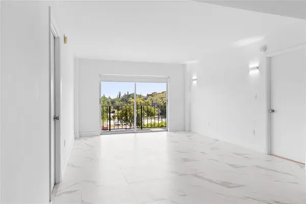 Lauderhill, FL 33319,4164 Inverrary Dr #412