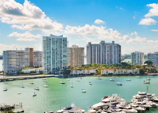 Miami Beach, FL 33139,10 Venetian Way #502