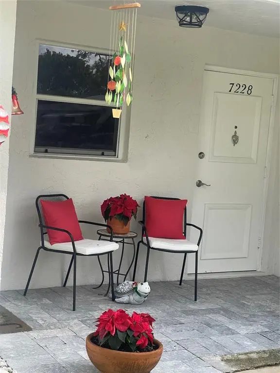 Lake Worth, FL 33462,7228 W Oakridge Cir #7228