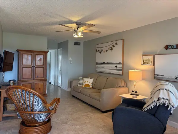 Vero Beach, FL 32962,34 Pine Arbor Ln #203