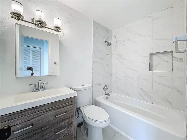 Delray Beach, FL 33484,16324 Country Lake Cir #16324