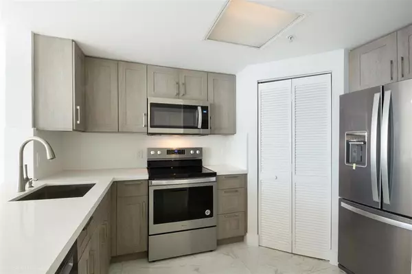 Miami, FL 33131,701 Brickell Key Blvd #2501
