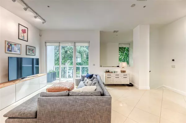 Fort Lauderdale, FL 33304,727 NE 4th Ave