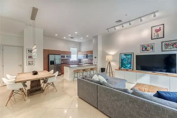 Fort Lauderdale, FL 33304,727 NE 4th Ave