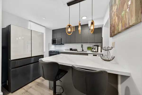 Hamilton, ON L8K 5N2,350 Quigley RD #324