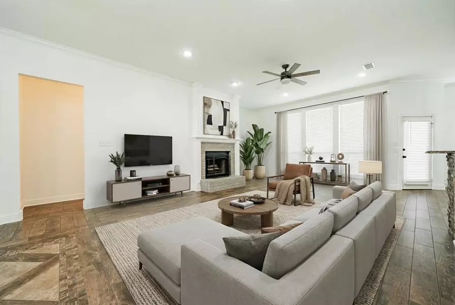 1005 Ruidoso Downs Drive, Talty, TX 75160