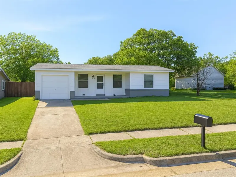 4305 Carmel Avenue, Fort Worth, TX 76119