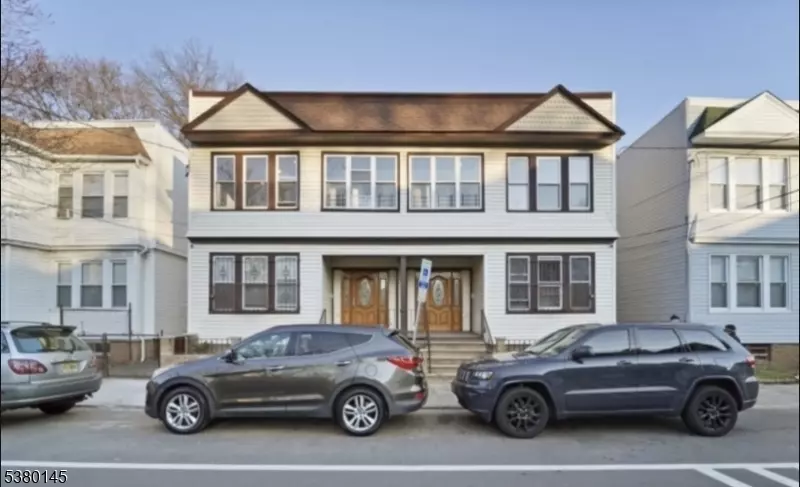 Newark City, NJ 07108,816 S 19Th St #2R