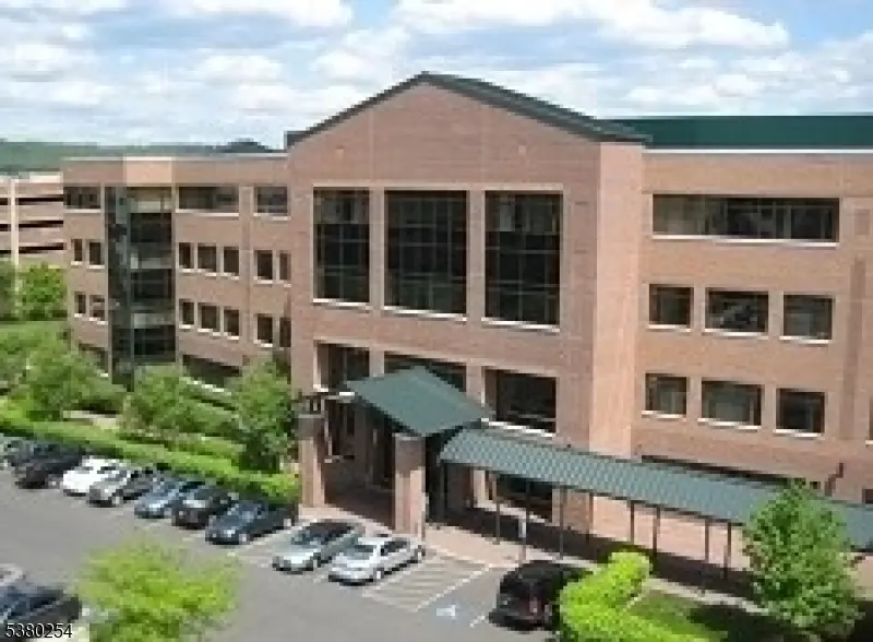 Somerville Boro, NJ 08876,92 E Main St