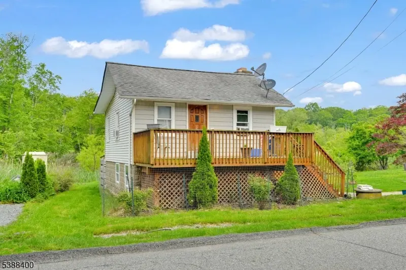 3 Riverside Rd, West Milford Twp., NJ 07421