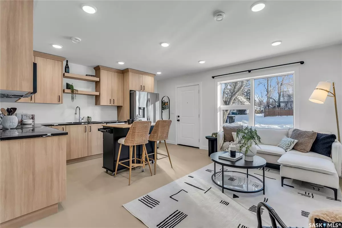 Saskatoon, SK S7L 1W1,206 F AVENUE N