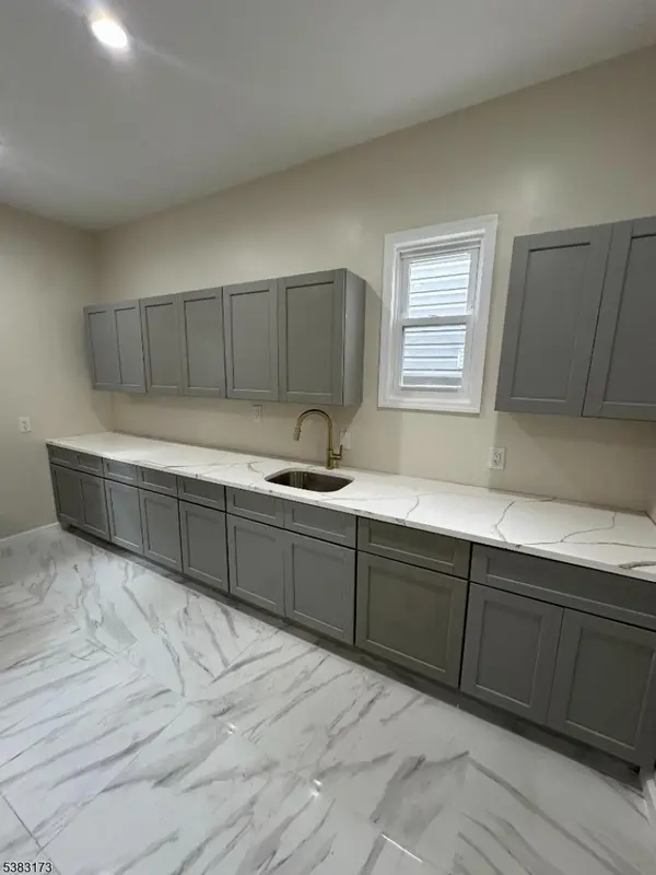 Newark City, NJ 07103,377 Littleton Ave