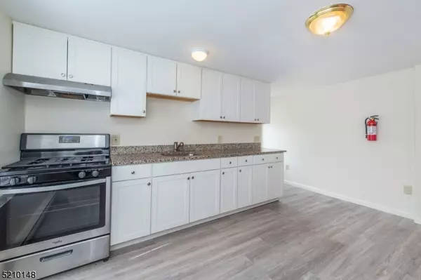 Newton Town, NJ 07860,84 Mill St #b