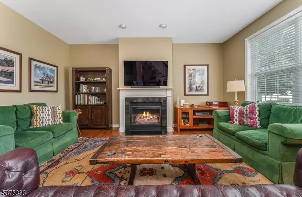 Raritan Twp., NJ 08822,12 Higgins Ct