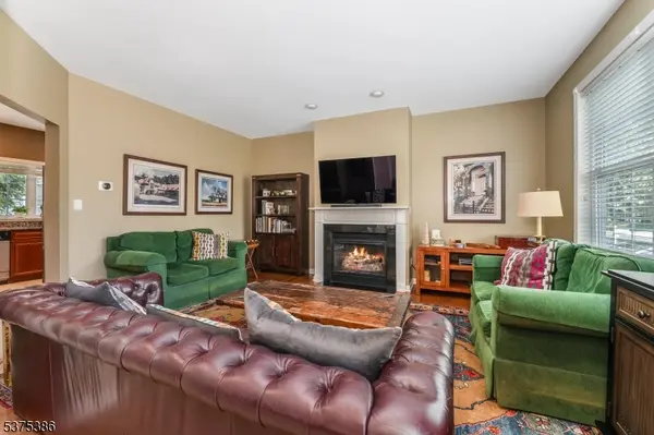 Raritan Twp., NJ 08822,12 Higgins Ct