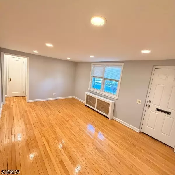 Roselle Boro, NJ 07203,1809 North Wood Ave #D1