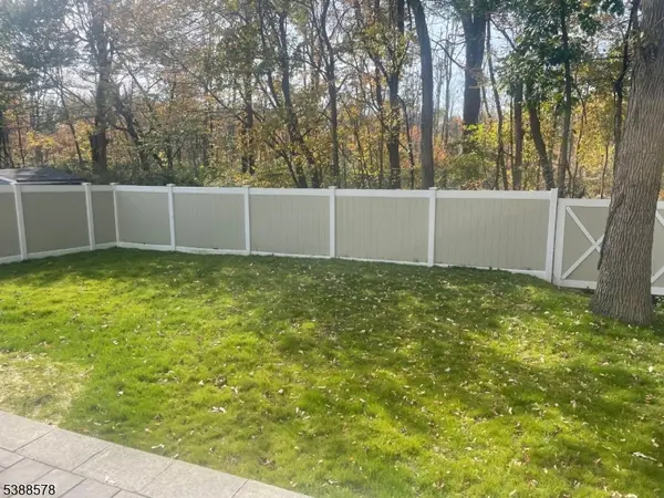 Totowa Boro, NJ 07512,44 Knollwood Rd