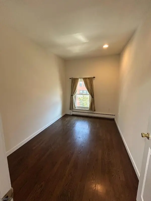 Jersey City, NJ 07302,259 Grove Street - Unit 3 #3