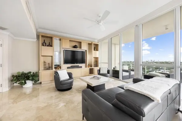 Fort Lauderdale, FL 33301,111 SE 8th Ave #PH-1701