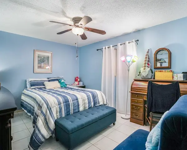 Tamarac, FL 33319,4929 NW 53rd St