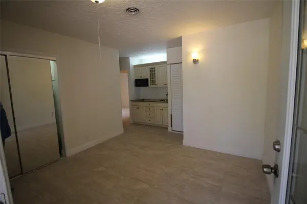 Pompano Beach, FL 33060,909 NE 12th Ave #B