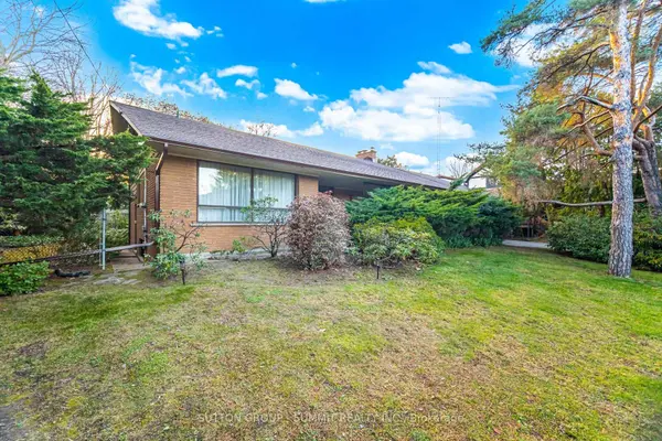 Mississauga, ON L5C 1V2,2264 Courrier LN