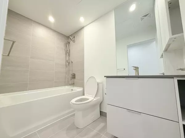 Mississauga, ON L5A 4C6,1 Fairview RD E #405