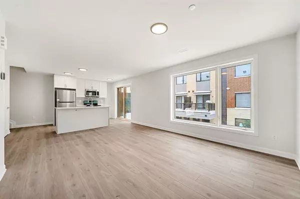 Barrhaven, ON K2J 5G3,401 Glenroy Gilbert DR #6