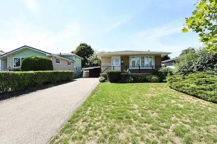 13 Armbro AVE, Brampton, ON L6Y 1X1