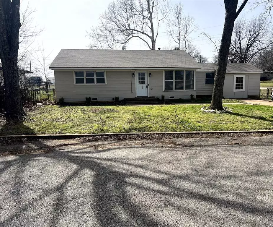 Denison, TX 75020,2912 W Elm Street