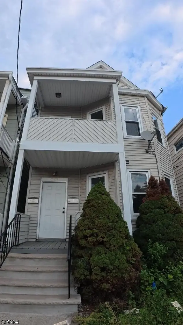 Clifton City, NJ 07014,322 Rutherford Blvd