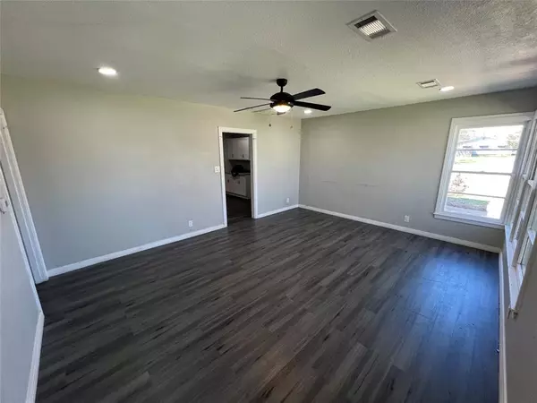 Denison, TX 75020,2912 W Elm Street