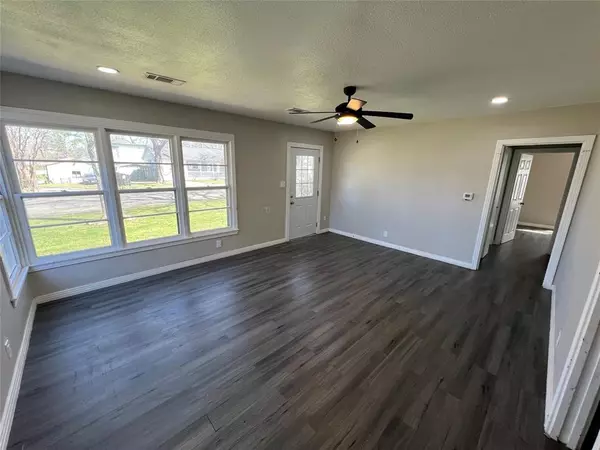 Denison, TX 75020,2912 W Elm Street