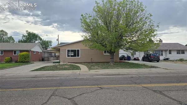 2029 Hollywood DR, Pueblo, CO 81005
