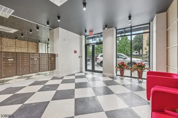 289 Halsey St, Newark City, NJ 07102