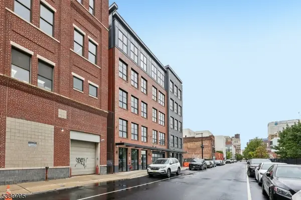 Newark City, NJ 07102,289 Halsey St #200