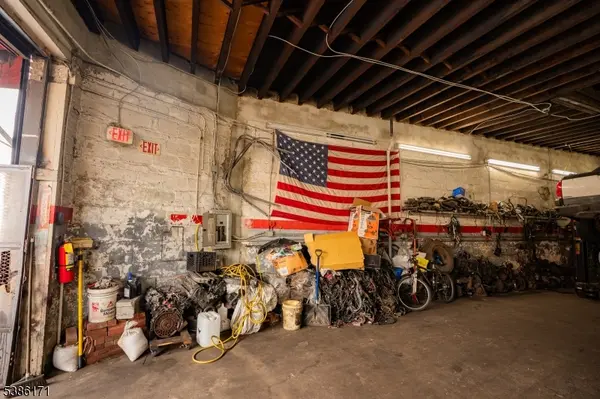 Newark City, NJ 07114,195 Miller St