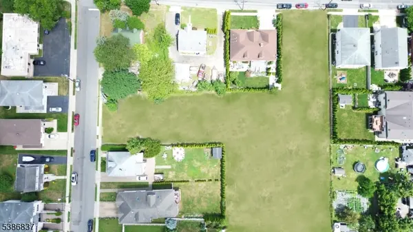 Elmwood Park Boro, NJ 07407,340 E 54Th St