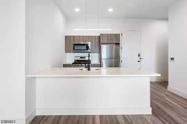 East Orange City, NJ 07017,55 Washington St #1F