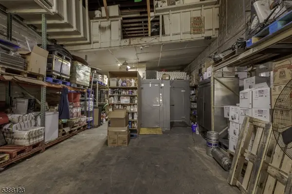 150 E Kinney St, Newark City, NJ 07105