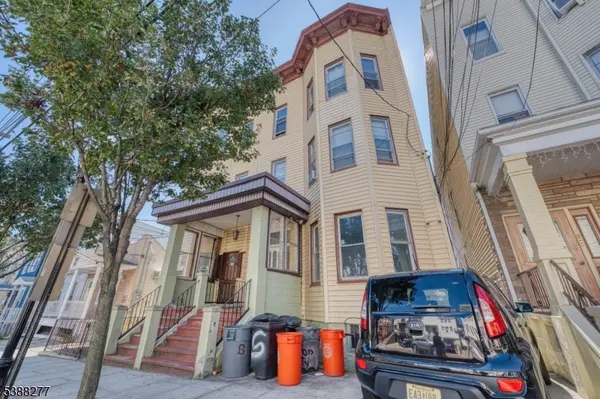 615 11Th St, Union City, NJ 07087