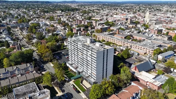 Passaic City, NJ 07055,170-202 Lafayette Ave #i