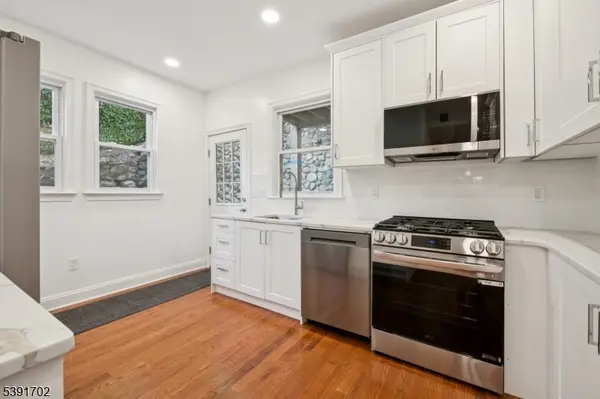 Boonton Town, NJ 07005,915 3L Main St