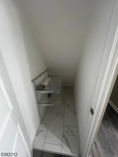 Elizabeth City, NJ 07206,208 Inslee Pl #2