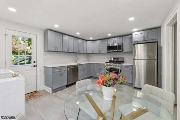 Montclair Twp., NJ 07042,74 Forest St #1