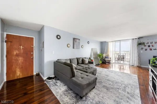 Elizabeth City, NJ 07208,704 712 N Broad St #8B